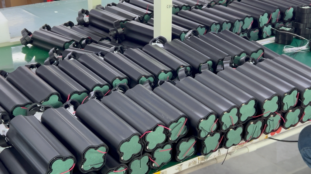 electric fishing reel battery pack before assembly